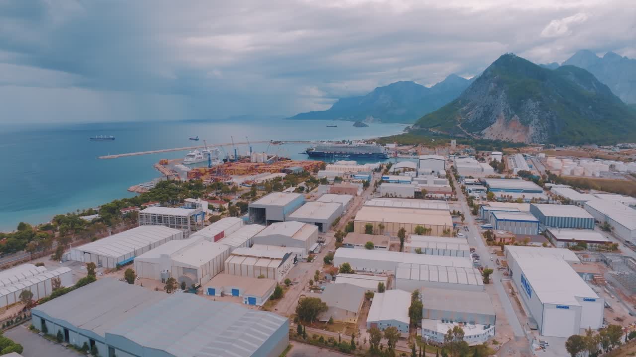 항구 와 산업 단지 의 공중 사진