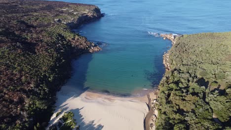 The-Royal-National-Park-is-a-protected-located-in-the-Australian-state-of-New-South-Wales,-just-an-hour-drive-from-Sydney