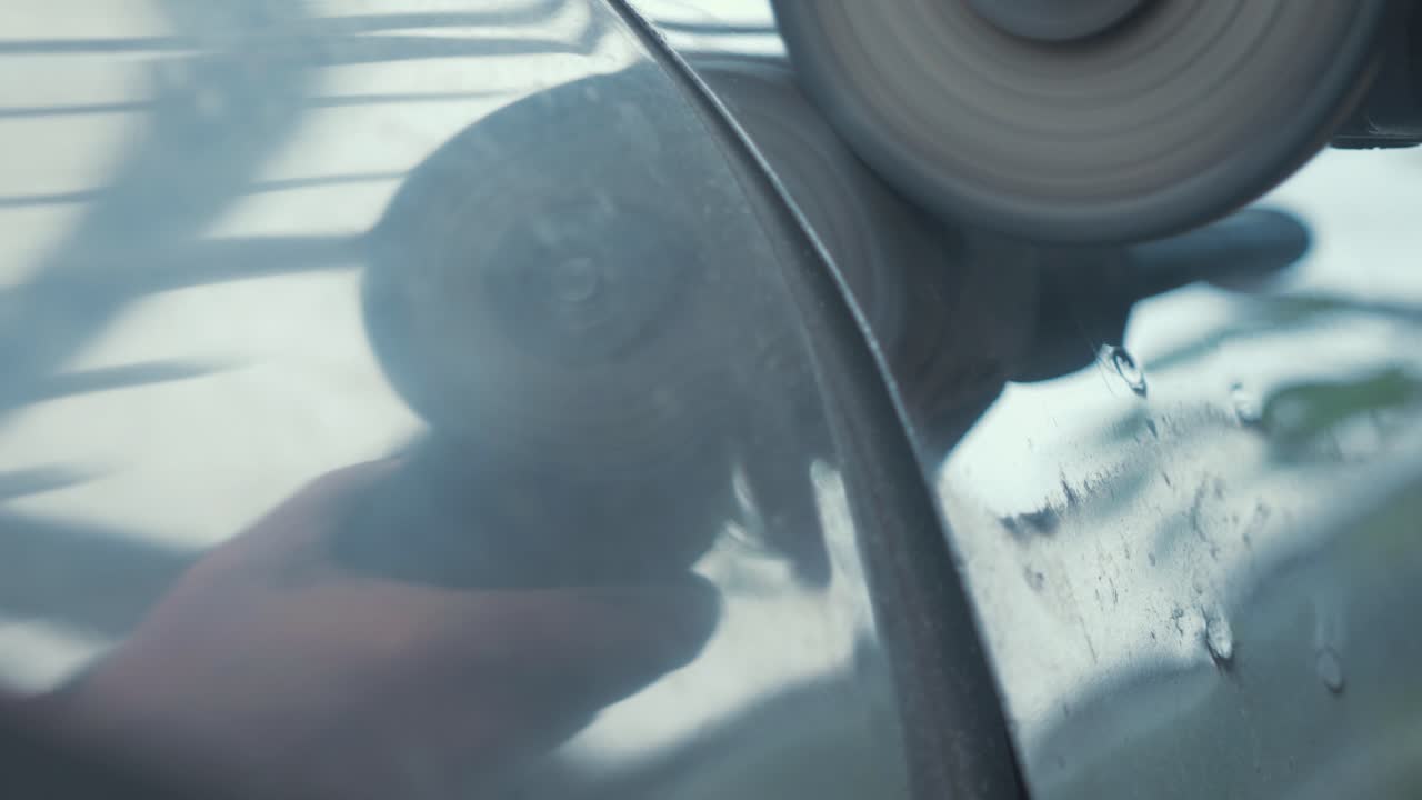 빈티지 알루미 ⁇  자동차를  ⁇ 는 오토바디 서비스