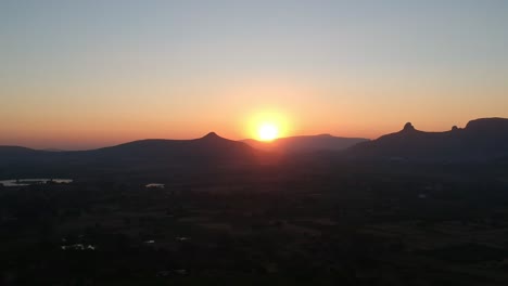 Sonnenaufgang-Im-Ländlichen-Indien-|-Nashik-Indien-|-Drohnenaufnahmen-Aus-Der-Luft-|-Reisen-|-Sonne-|-Licht-|-Morgen