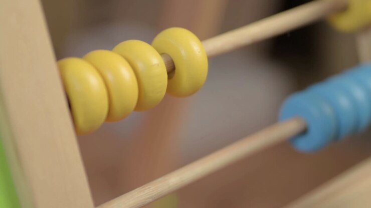 Calculating numbers using an abacus