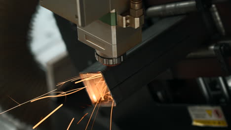 laser cutting metal profile