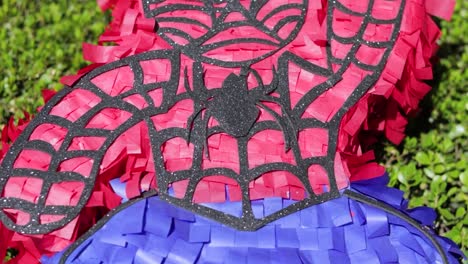 la piñata del hombre araña.