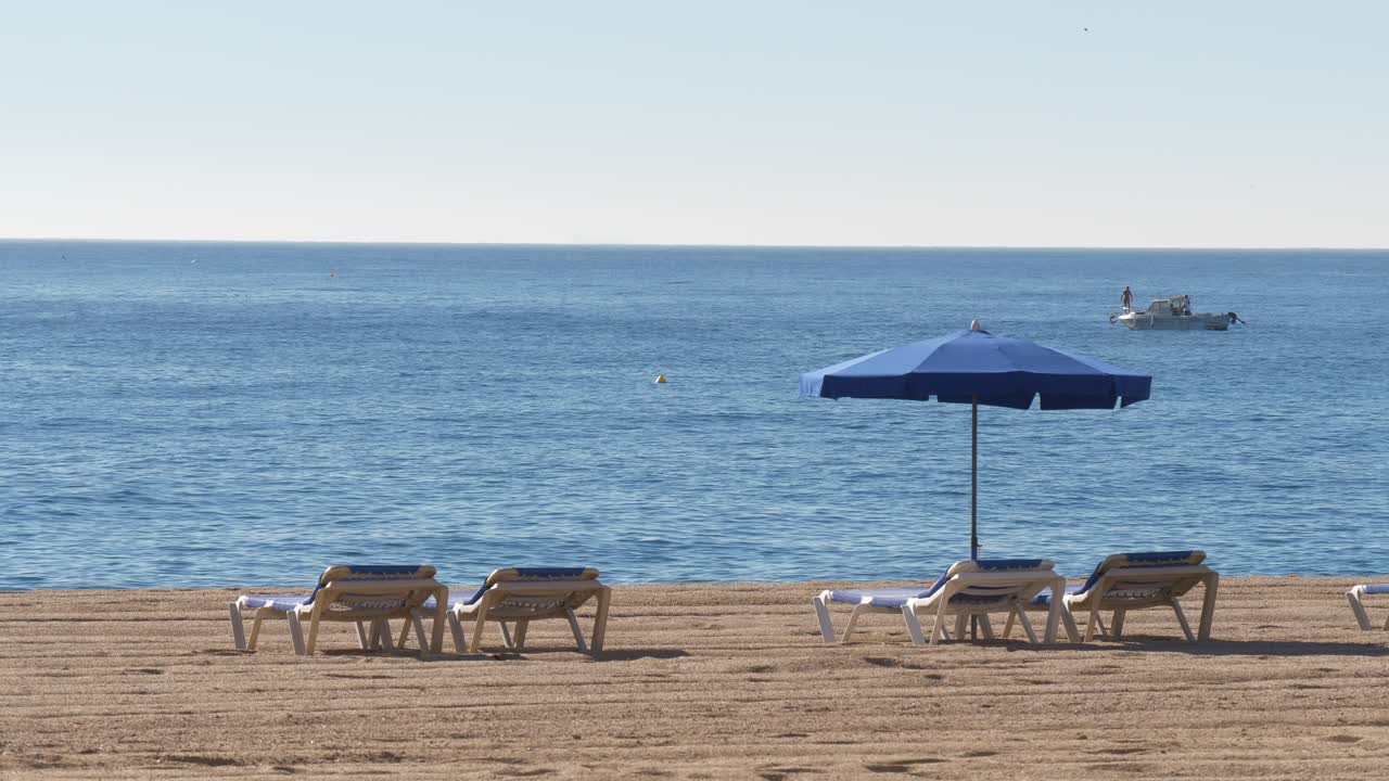 Amache sulla spiaggia, Mediterraneo