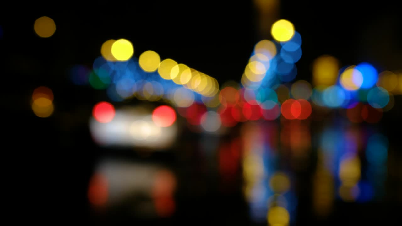 luces borrosas en una ciudad