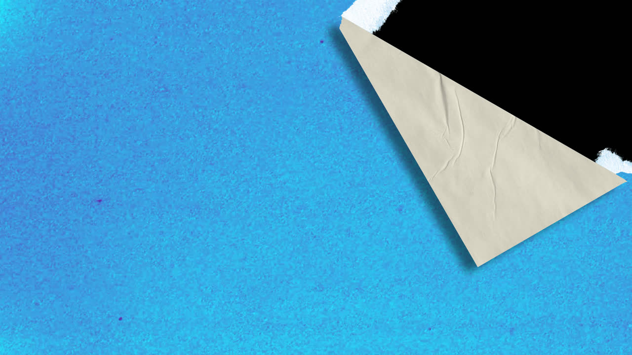 Transizione con carta blu astratta testurizzata che si stacca e si strappa.
