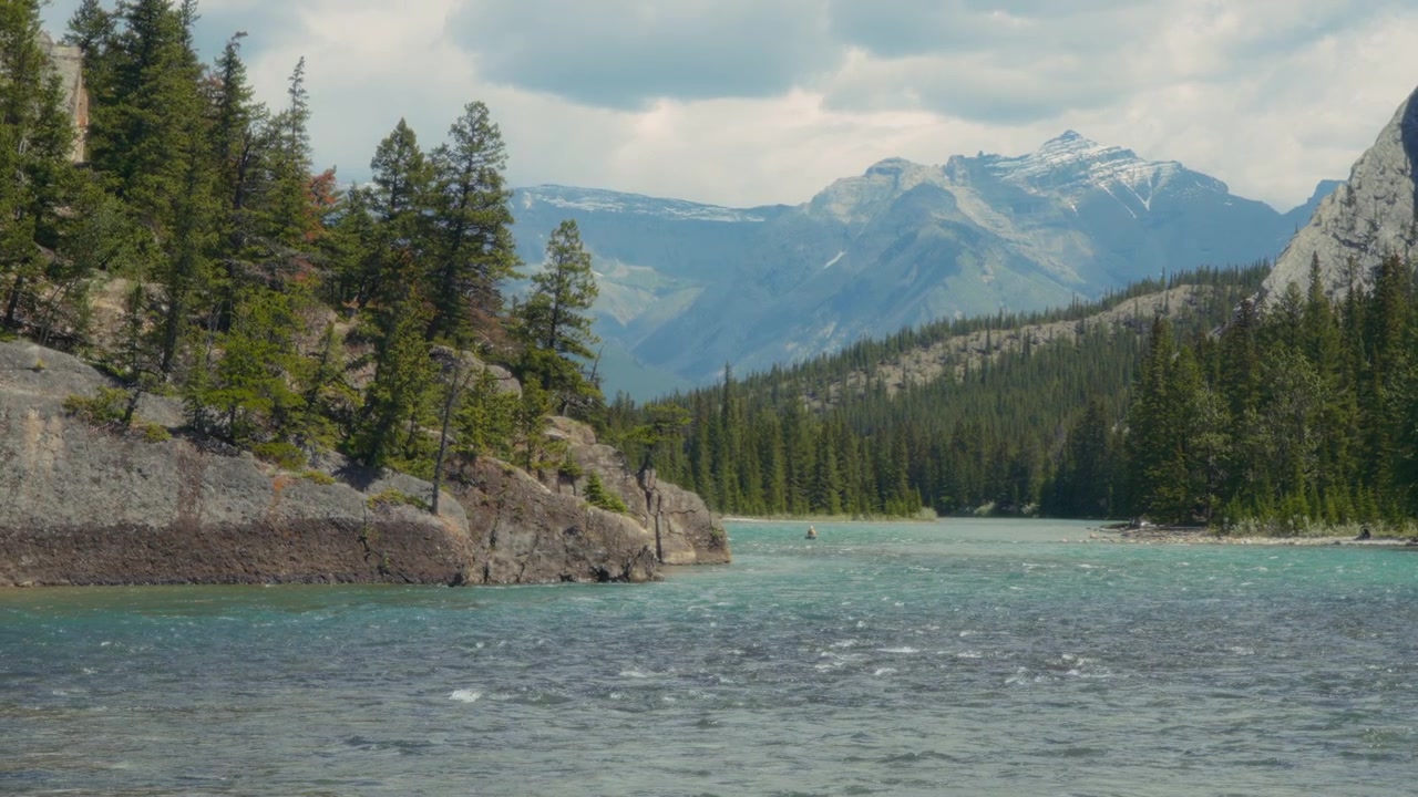 Fiume Bow nel Parco Nazionale di Banff, Canada