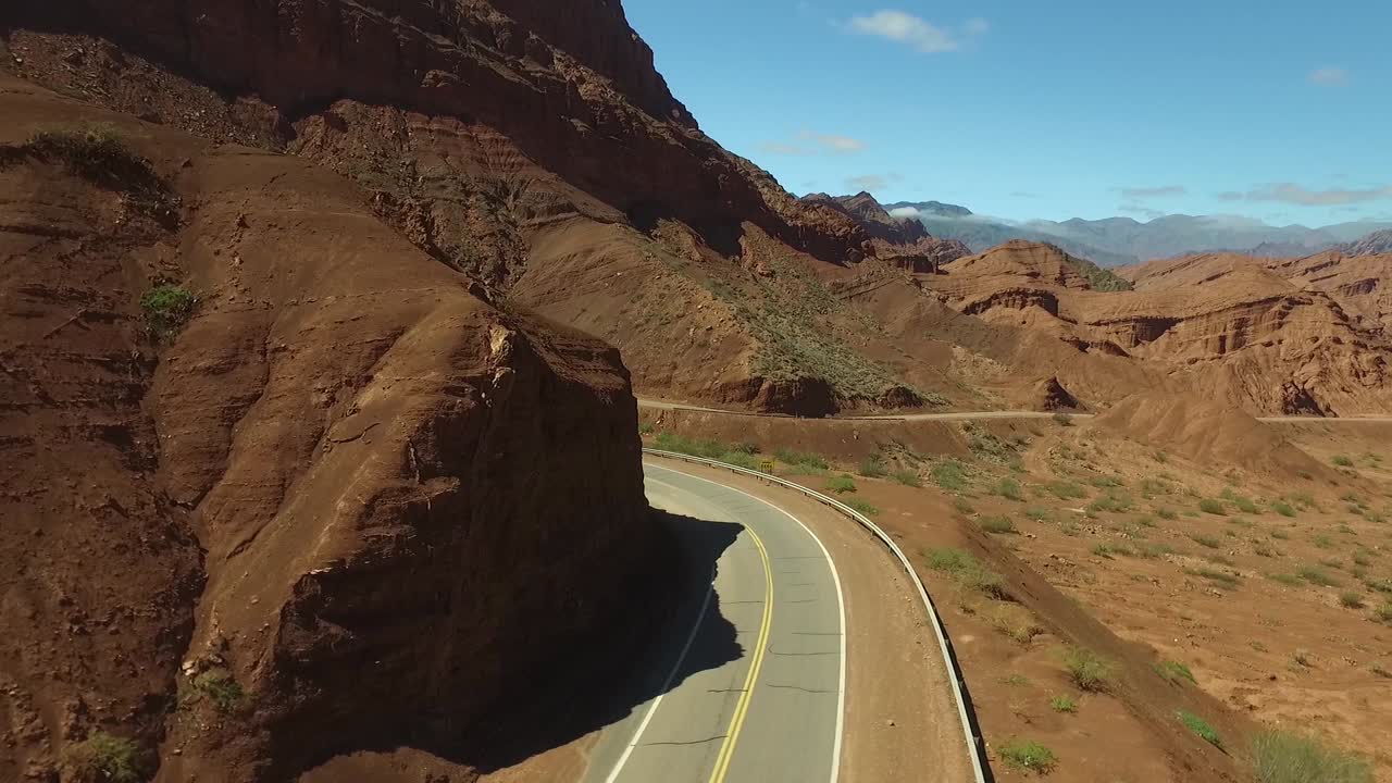 escena aerea con drones