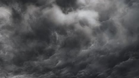 Blick-Auf-Graue-Wolken-Und-Gewitter,-Ultra-HD