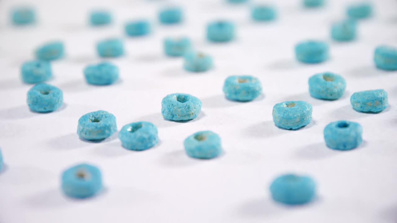 ⁇ 색 배경 에 배열 된 프루트 루프 4k