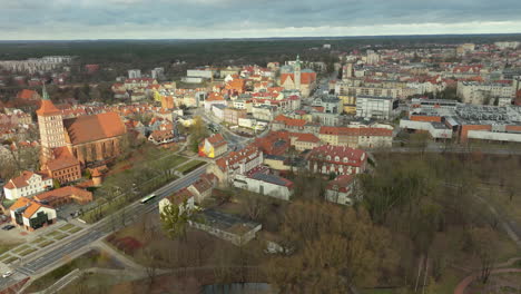 Cathedral-And-Town-Hall-Of-Olsztyn-In-Warmia,-Poland