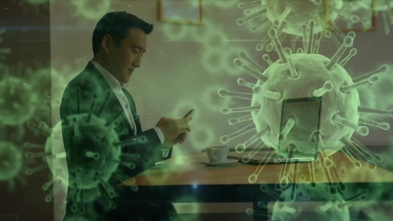 대형 코로나바이러스 코로나19 세포가 일하고 술을 마시는 아시아 남성에게 퍼지는 애니메이션