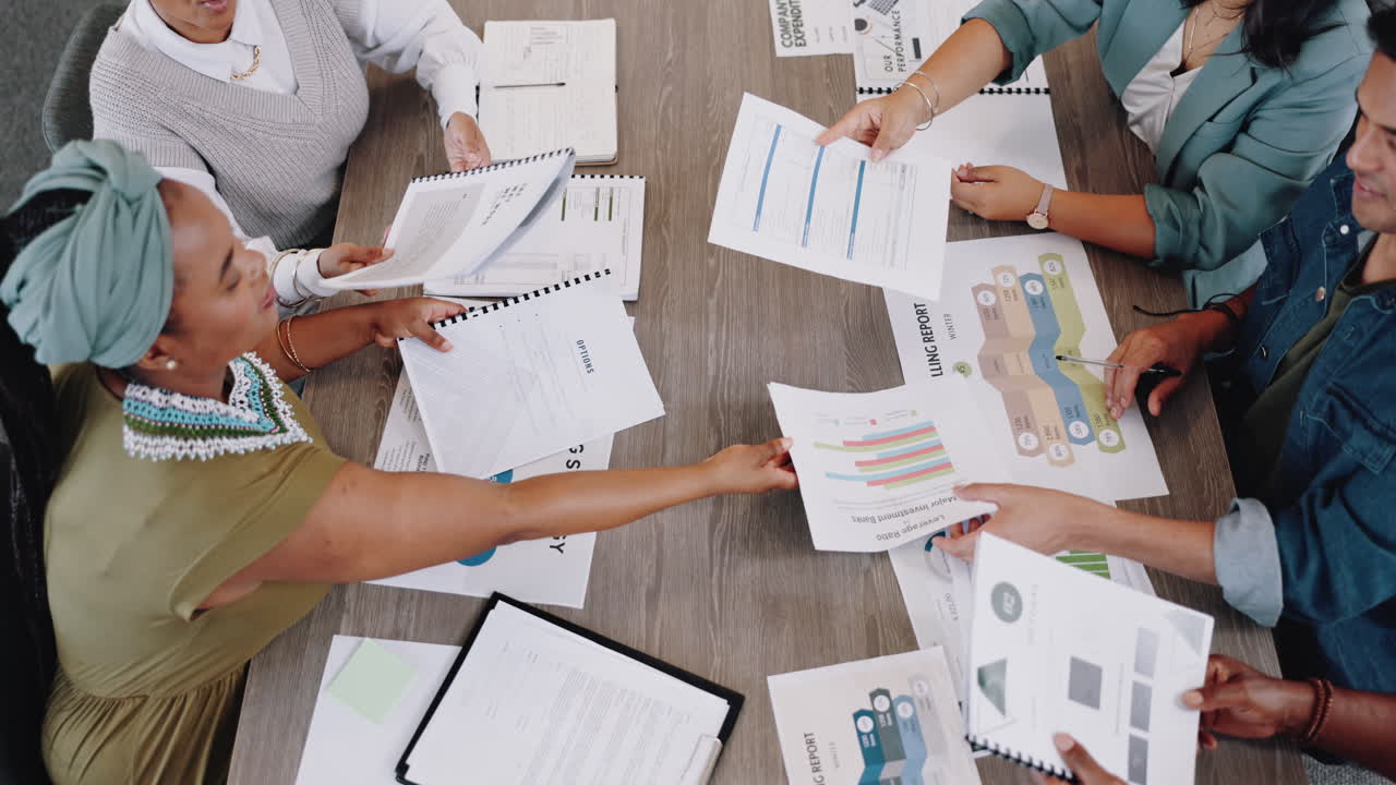 reunión de negocios, papeleo con la comercialización