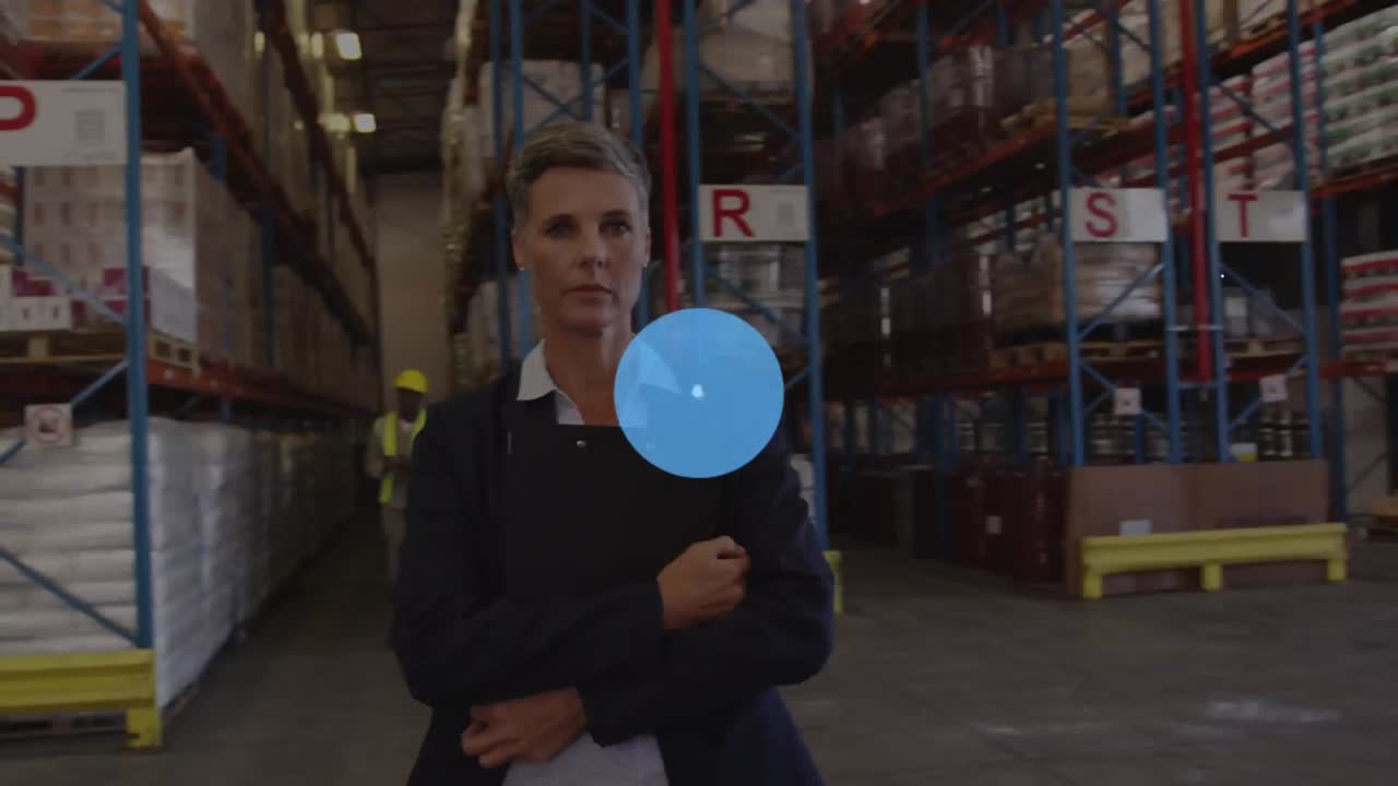 animación de iconos conectados sobre mujer de negocios caucásica con cabello corto sosteniendo lista de comprobación.