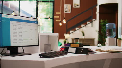 Luxury-front-desk-in-hotel-lobby