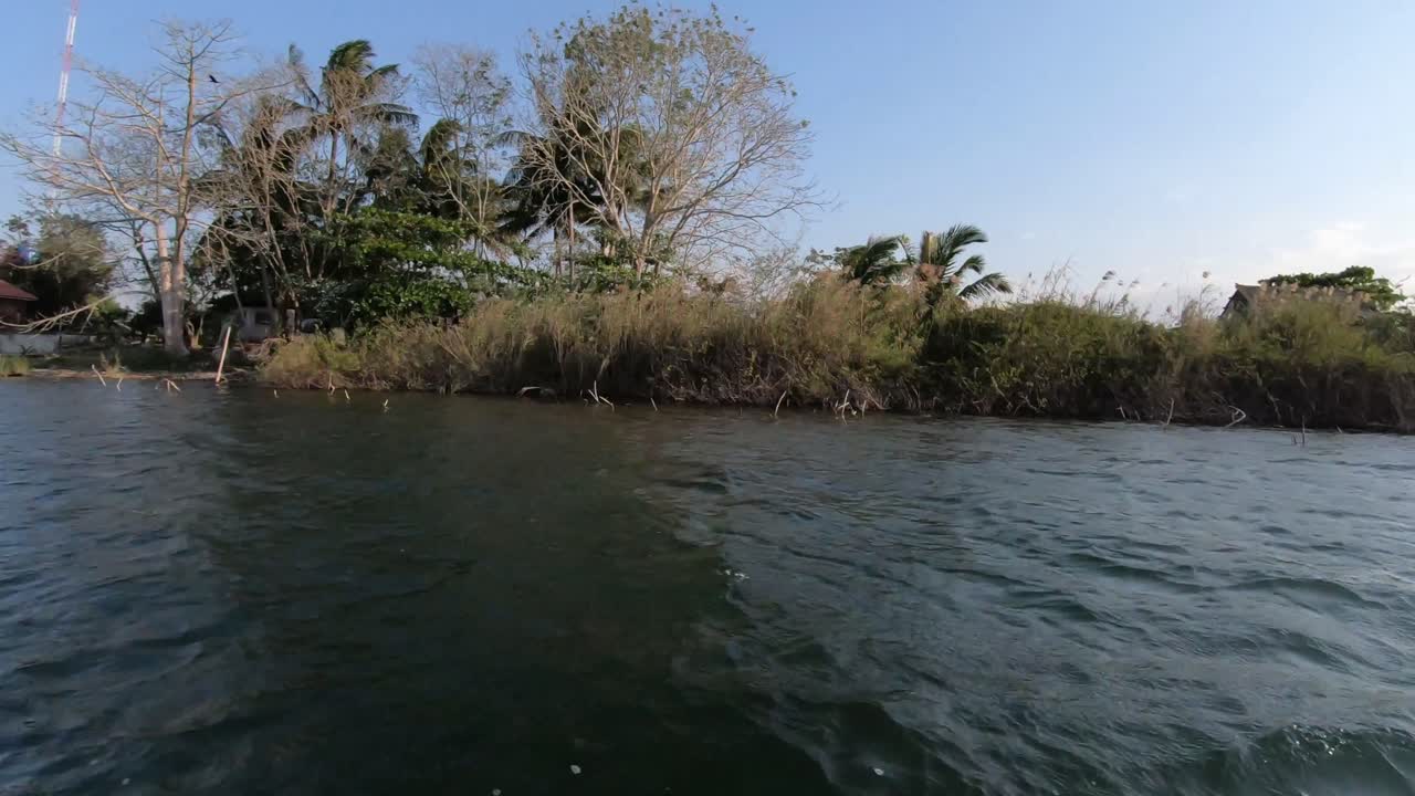 calles de flores peten en guatemala