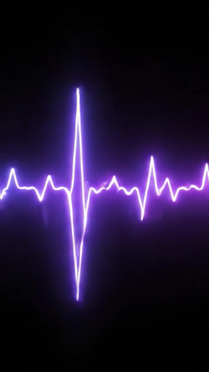 En levende visuel repræsentation af hjerterytmemønstre, der skifter fra elektrisk blå til strålende pink, og fanger livets rytme i forbløffende detaljer