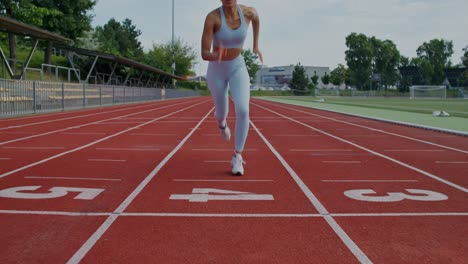 corredora mujer lista para la carrera