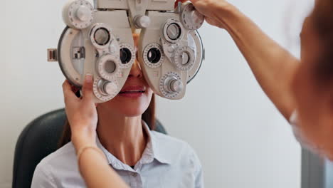 examen ocular con phoropter