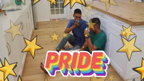 animación del texto del orgullo en letras de arco iris y estrellas sobre una pareja gay masculina tomando té