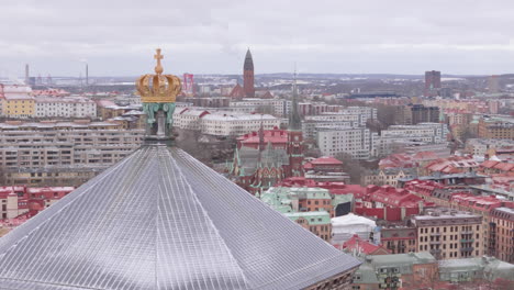 Krone-Wandleuchter-über-Skansen-Kronan-Auf-Einem-Hügel-Mit-Blick-Auf-Göteborg