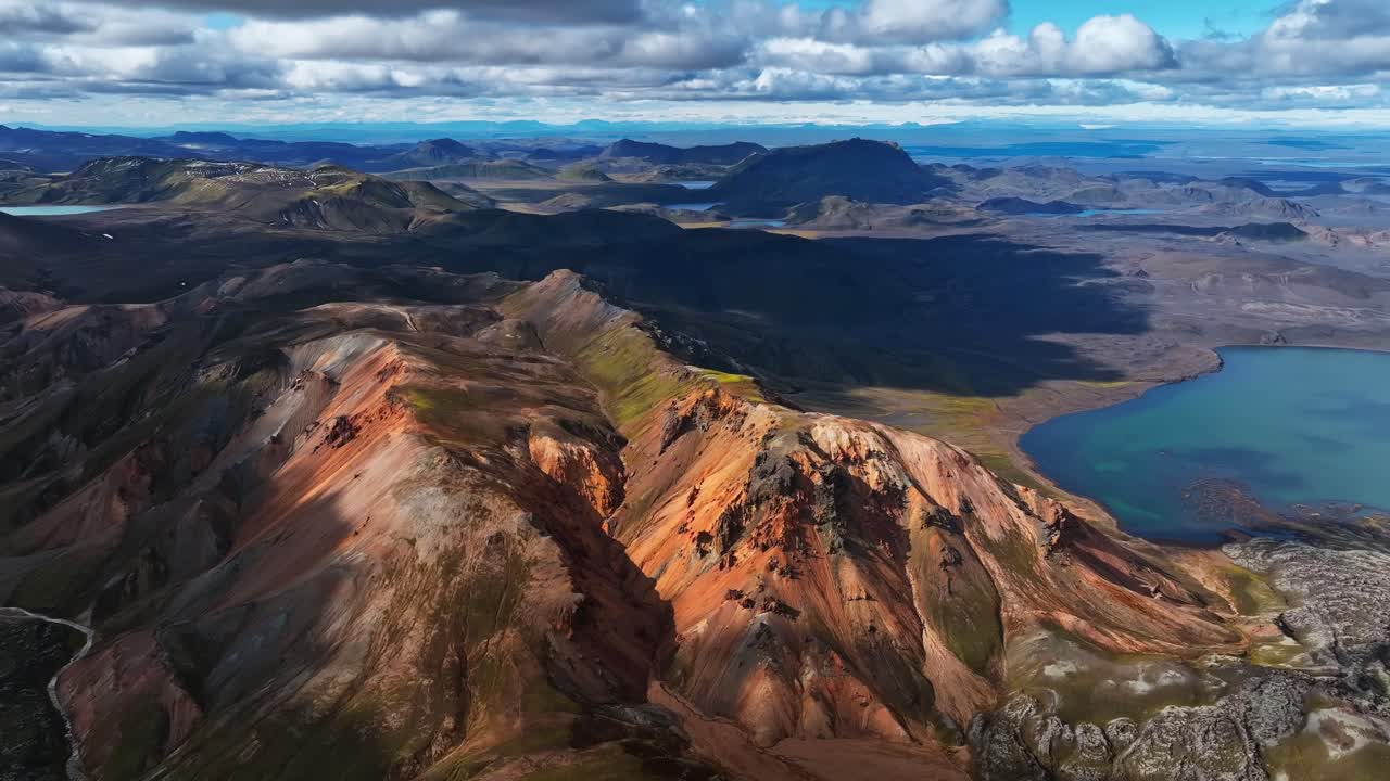 산과 호수의 조감도