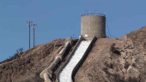 Medium-shot-of-Los-Angeles-Aqueduct,-USA