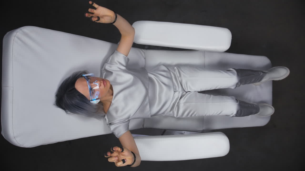 ciencia ficción persona gestando realidad virtual vista superior. concepto de dispositivo futuro