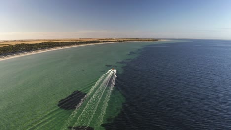 Aerial-drone-view-of-the-coast-of-Yorke-Peninsula,-South-Australia