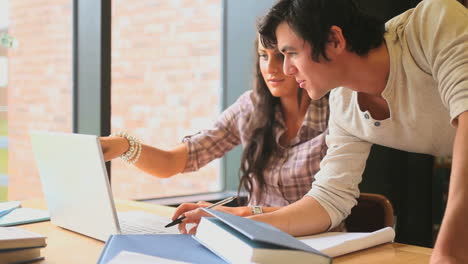 Students-with-a-laptop