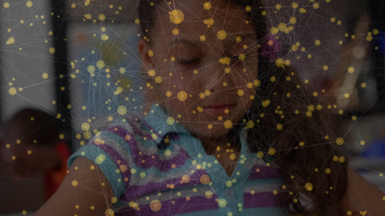 animación de una red de conexiones que se mueve sobre una escolar que usa una tableta en clase