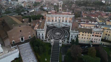 plaza del campidoglio - toma cinematográfica del establecimiento del avión no tripulado