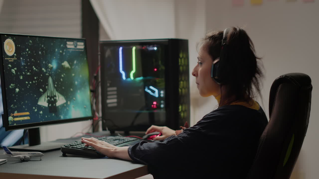 프로 스포츠 여성 게이머가 게임실로 들어오고 있습니다.