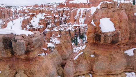 Snow-covered-Hoodos,-Rock-Formation-In-Bryce-Canyon-National-Park-During-Winter-in-Utah