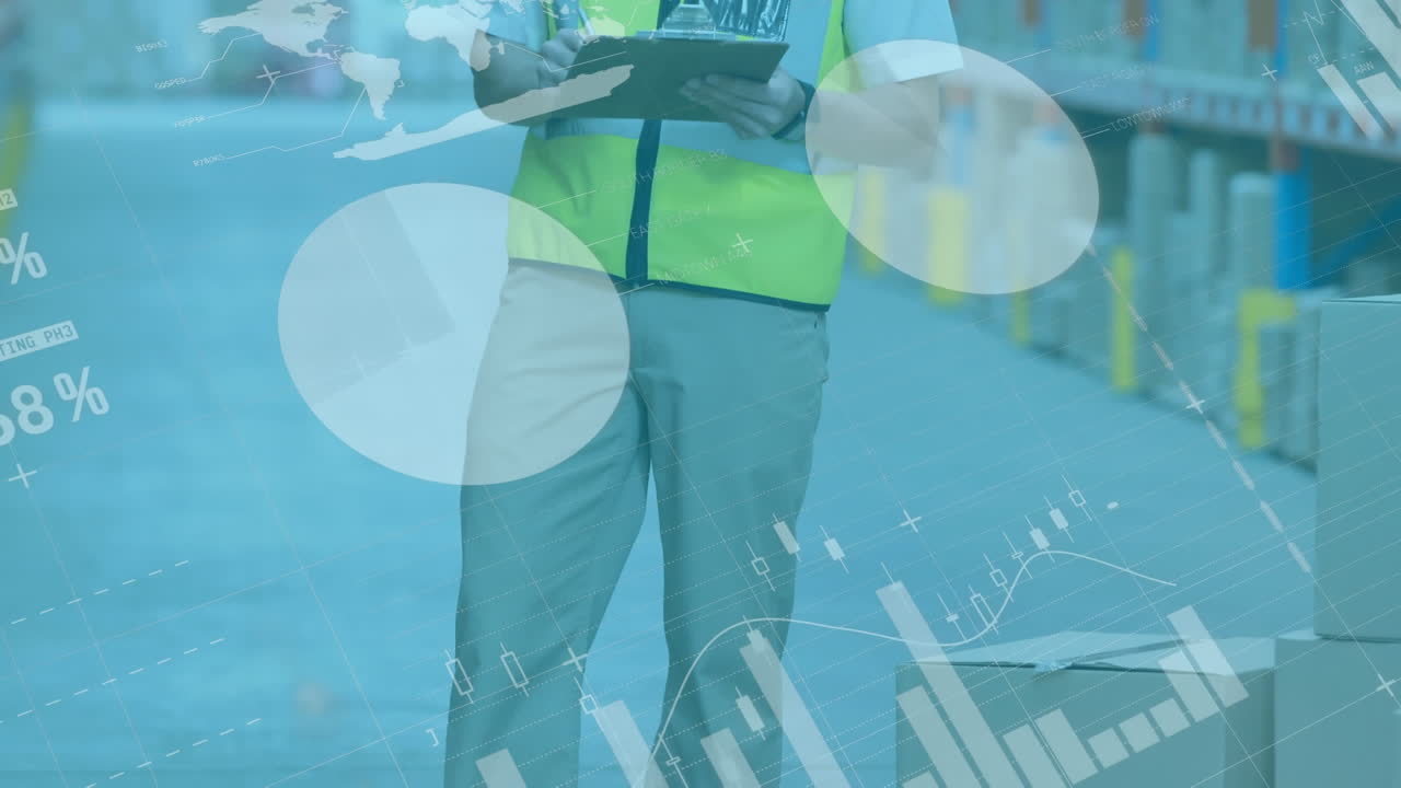 창고에서 일하는 사람에 대한 금융 데이터 처리의 애니메이션