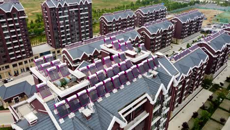 Neue-Häuser-Und-Haupteingang-Des-Urbanisierten-Wohnkomplexes-Im-Neuen-Bezirk-Nanhai,-China