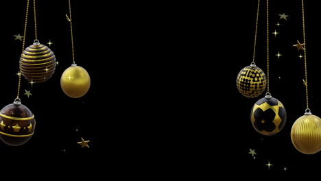 bolas de navidad negras y doradas balanceándose con estrellas doradas en fondo negro, copia el espacio