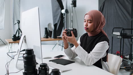 photographer in studio