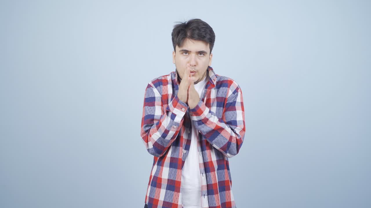 차갑고 떨리는 사람.