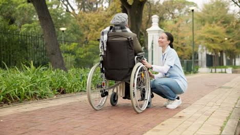 Nurse,-relax-and-park-with-old-woman