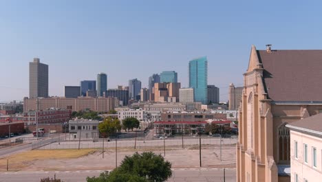 Establishing-drone-shot-of-Fort-Worth,-Texas