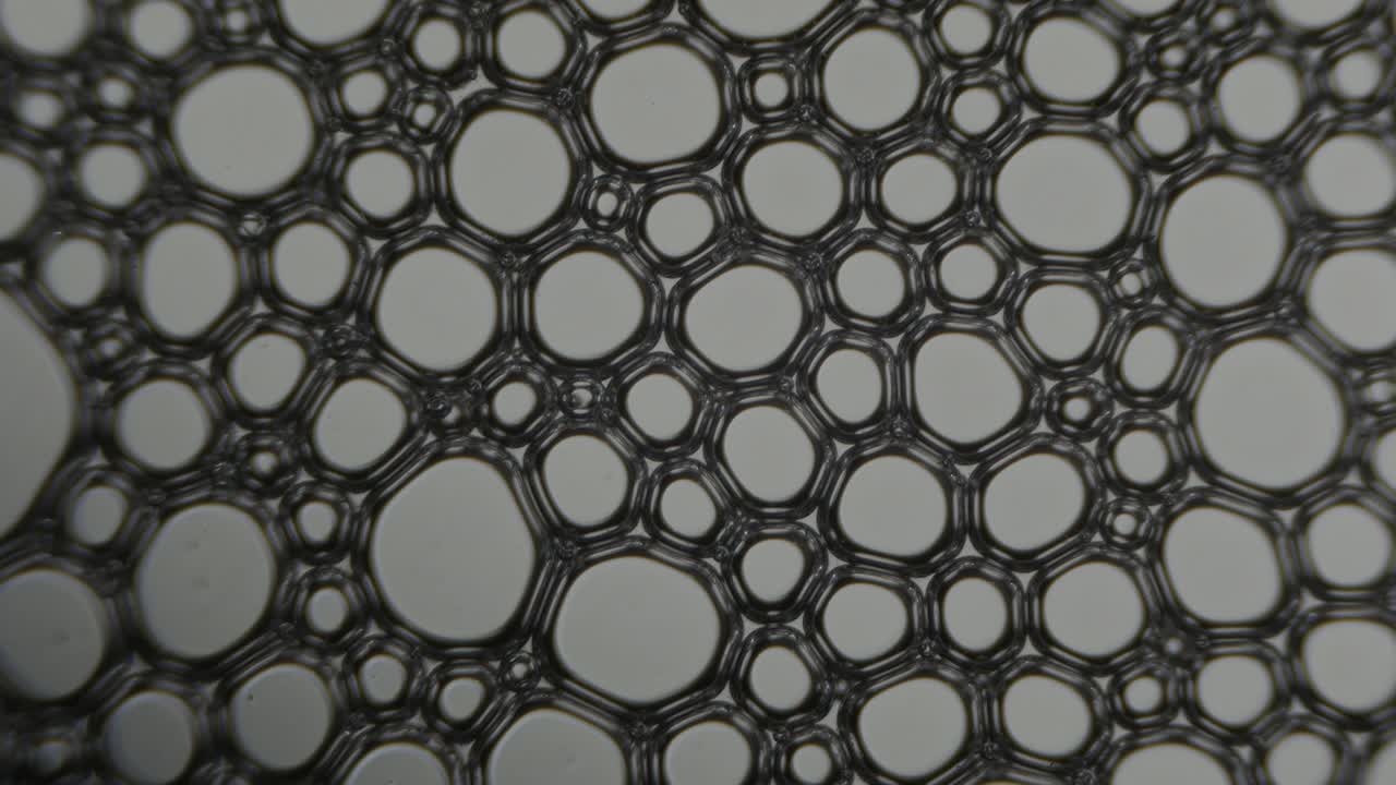 입자의 원자 상호 작용: 원자 수준에서 입자의 추상적인 시각화: 세포, 구조, 원자 간 상호 작용의 힘: 현미경 렌즈 아래의 부드러운 초점