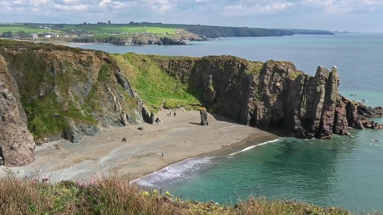 Irske kystlandskaber med dramatiske havklipper og afsidesliggende strand, Waterford Epic Locations