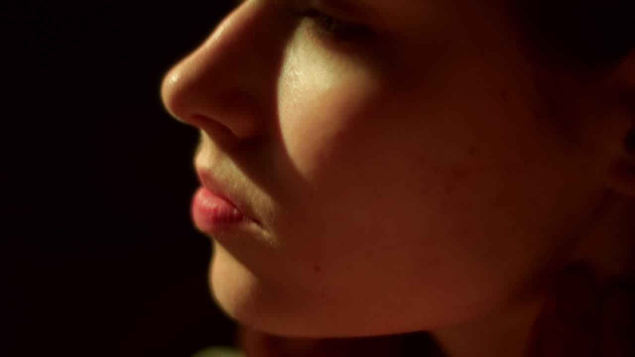 retrato en primer plano de una mujer joven