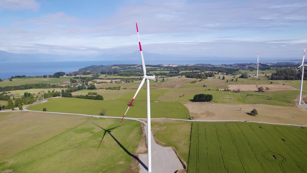 위로부터 바람 농장의 경외심을 불러일으키는 아름다움을 경험하십시오