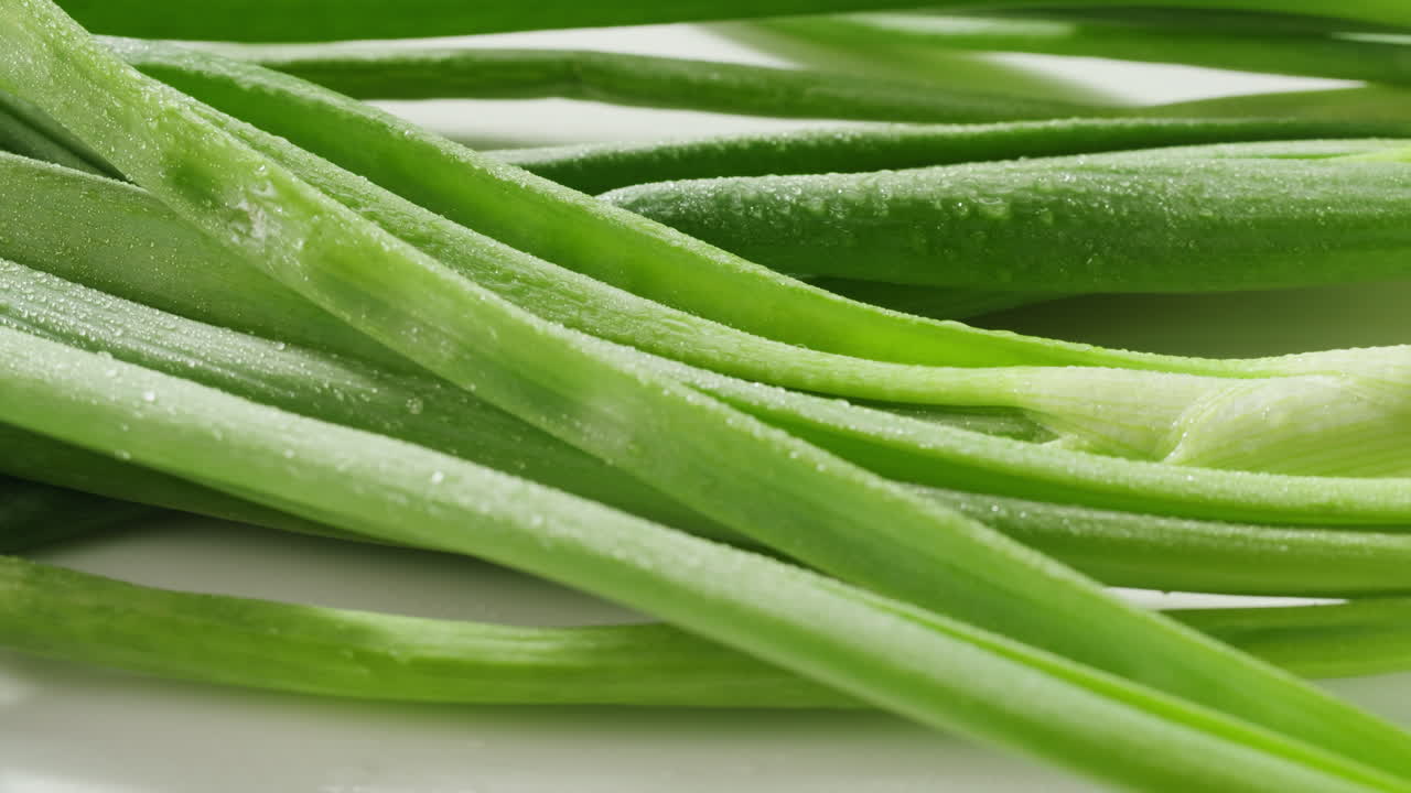 cebollas verdes frescas