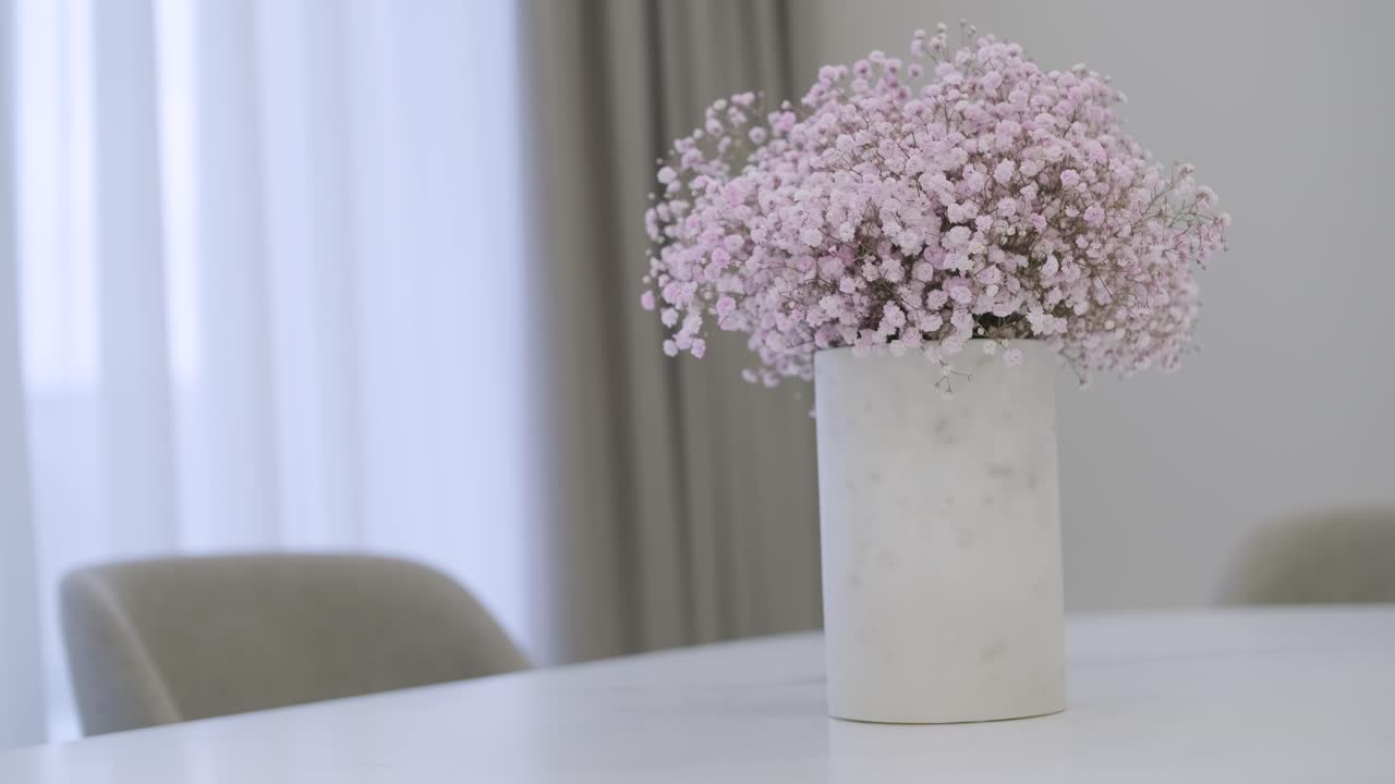 decoración de mesa de mármol vintage de lujo con vidrio de flores