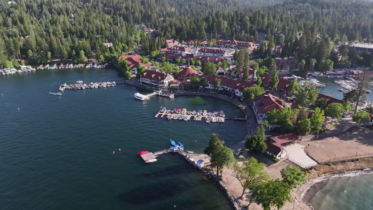 movimiento lento sobre el lago arrowhead village california pan de mueble aéreo