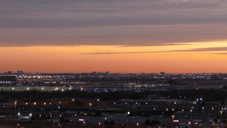 Una-Ciudad-Durante-El-Crepúsculo-Del-Día