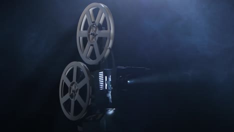 proyector de películas vintage en una habitación oscura llena de humo